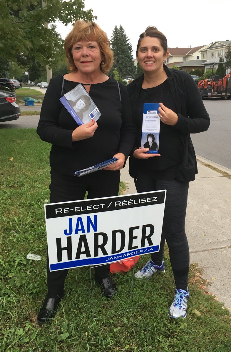 Jan Harder on the hustings tonight in old Barrhaven. Her husband, daughter, son-in-law and several volunteers are helping her. #ottcity #PlayHardWorkHarder