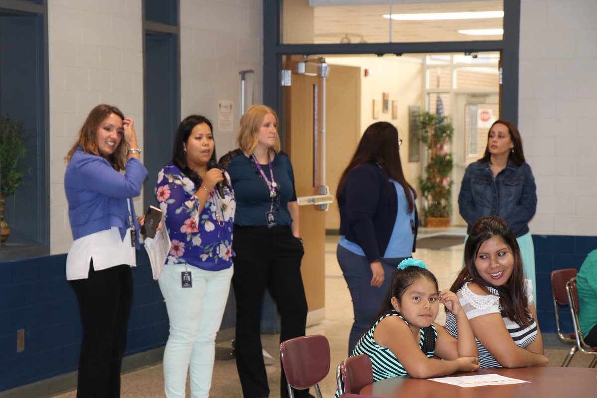 LAParentConnect's tweet photo. Wonderful effort from our @ShayPumpkinHead #maritzacovarrubias, #MsSaez, @jmoore5754 and all @MWEwayne personnel for putting this event together for our #LAPfamilies @HarrisLeads https://t.co/CjZaSboYRQ