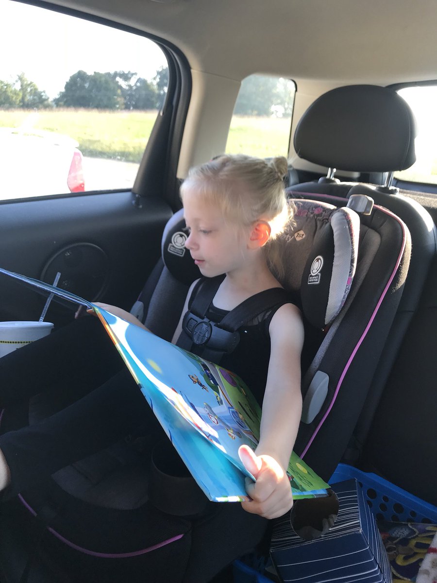 AShelton_PK3's tweet photo. #gotcaughtreading on the way to dance class.  We so appreciate the love of reading supported by #TNImaginationLibraryWeek! https://t.co/GaJMdS6yVJ