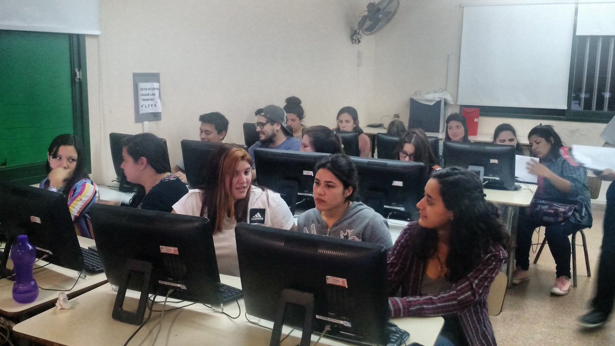 mnortelli's tweet photo. #IPC #InstitutoProfesoradoConcordia 1° año de #Psicologia #psico018 trabajando #LenguajeTransmedia en #Lectura #Oralidad #Escritura y #TIC nuevas formas de #Comunicación #innovando en #Educación #PLANIED https://t.co/sttiFQscLC