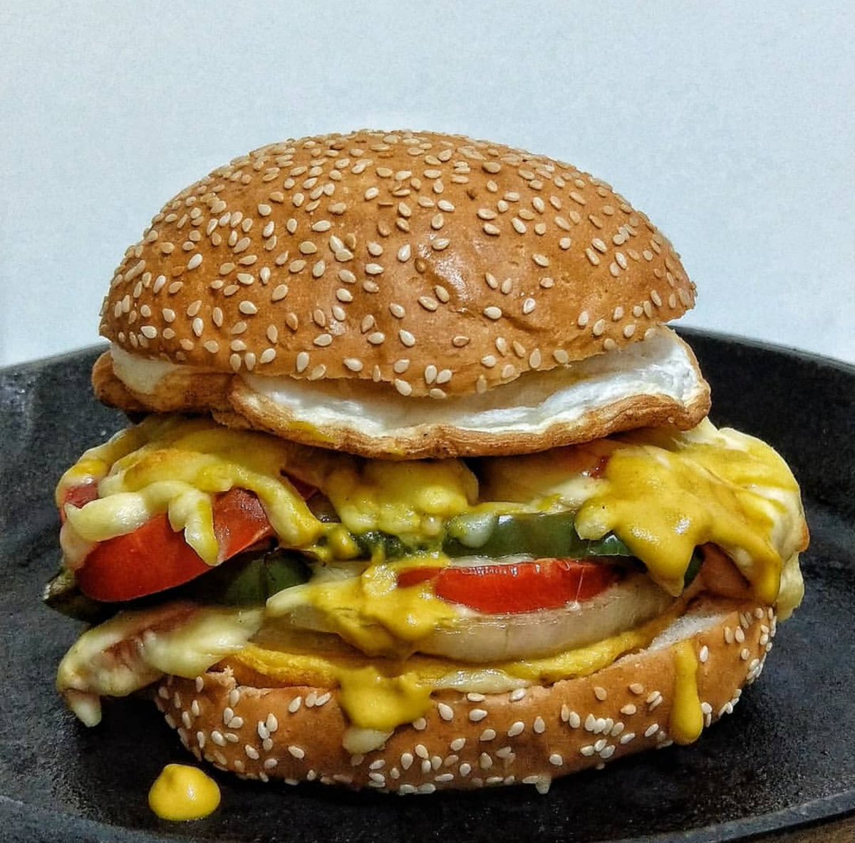 chingsungchr's tweet photo. Say hi to my cloudy egg cheeseburger🍔
Heyyy how was your #nationalcheeseburgerday???
#cheeseburger #burger #burgers #burgerlover #food #foodporn #foodie #foodphotography #foodblogger #chingsungchr #輕鬆吃 #love #life #happy #simpe #tasty #feedfeed #bbcgoodfood https://t.co/EAulgBQuFf