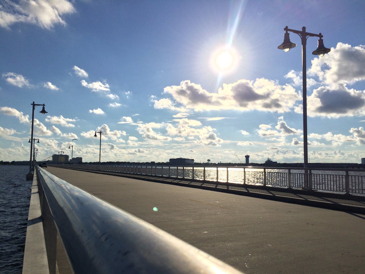 misterkewi's tweet photo. 🌤📷Some days you just need to take time to stop on a pier, relax and soak up a moment like this picture-perfect final Thursday afternoon for the Summer of 2018. #hothumidbreezy #almostfallyall #mswx #mscoastlife #yourlocalnews #biloxinewsnow https://t.co/nz1MHRy8yv