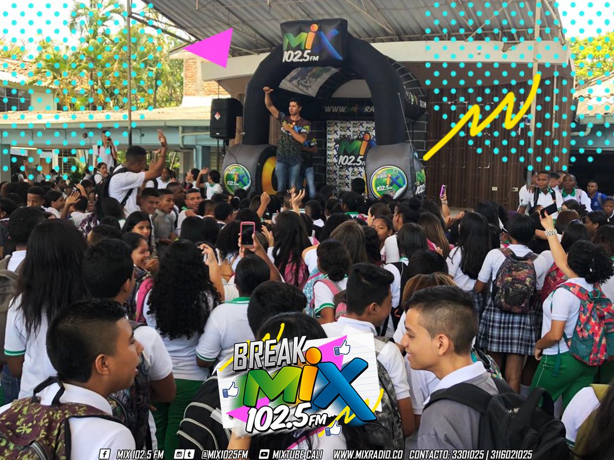 mix1015fmcali's tweet photo. @FlavioRamirezDj te pone en #ModoMix desde los colegios y universidades de cali, Nuestros oyentes se la gozan con el #BreakMix. https://t.co/XYOWpUJ3DQ