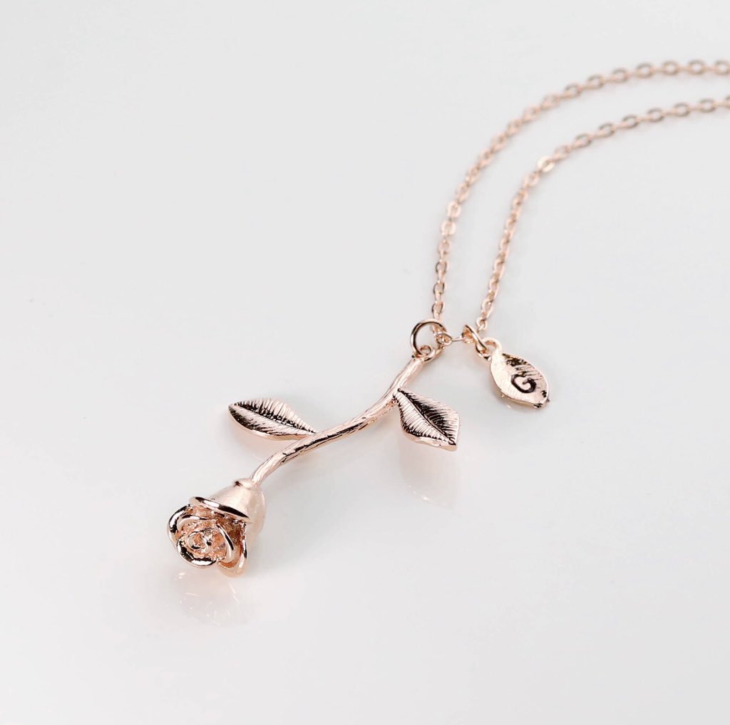 ForHersShop's tweet photo. Personalize your own or someone you love😍

Free domestic shipping! 

shop now: https://t.co/ToCzwMTgiE 💛 https://t.co/euGsHKRjw0