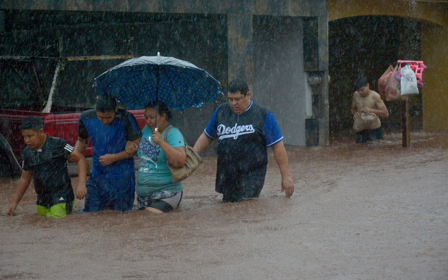 Sinaloa pide a Gobernación declaratoria de zona de emergencia por lluvias  #FuerzaSinaloa ow.ly/HHvK30lUncT