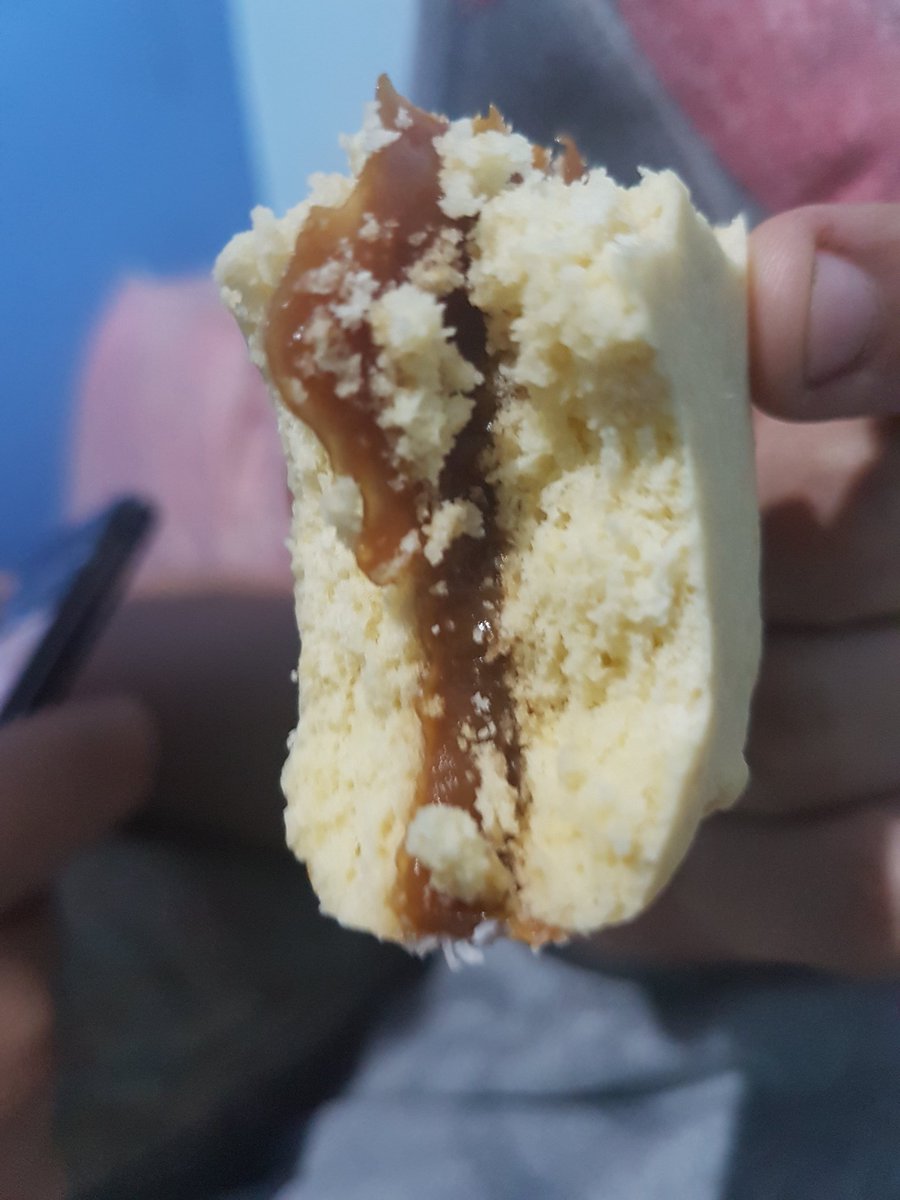 Hola! Estoy vendiendo alfajores, para pagarme los estudios y cursos que quiero hacer. Esta es la página y los voy a vender por encargue, sin mínimo y también se pueden enviar al interior del pais(Uruguay) Son riquísimos! Si pueden dar RT un gol! instagram.com/alfajoresdelco…