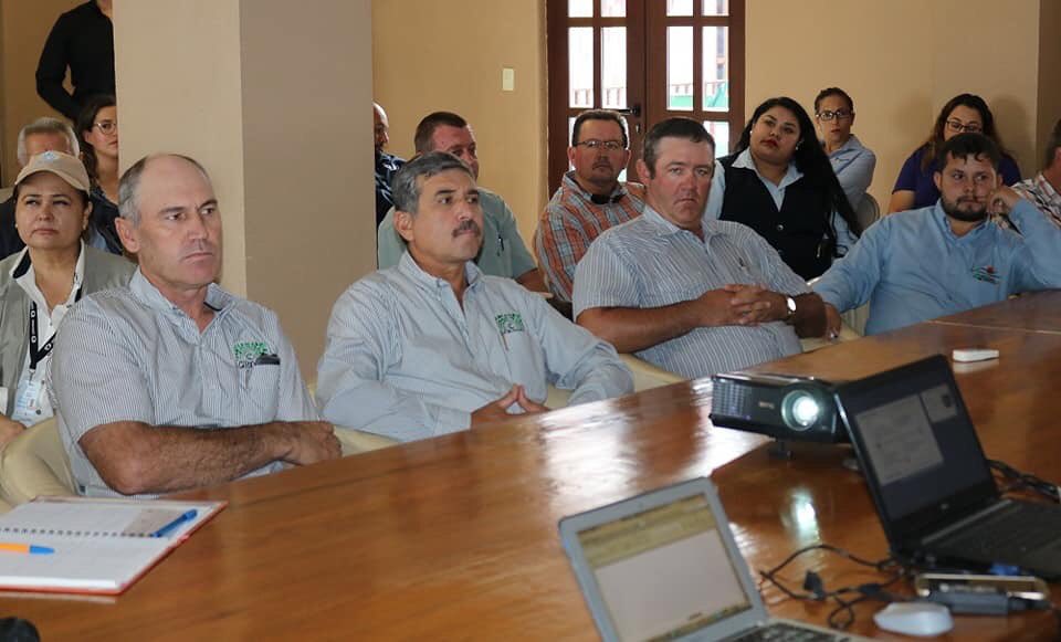 aluisaherr's tweet image. Diseñando e implementando acciones para mejorar las  condiciones de vida de las familias jornaleras agrícolas que laboran en la región de #Ojinaga. Cuarta reunión de trabajo de #PROJAM. #STPSChihuahua