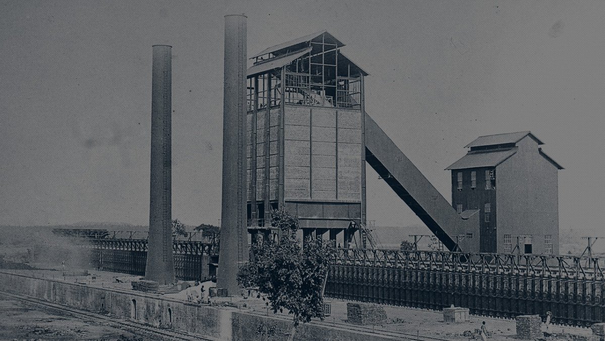 TataCompanies's tweet photo. #FridayFlashback: When our first coke steel plant was a beacon for India’s economic independence. This plant, established in 1918, was an enterprise financed solely by Indian capital and built by Indian workers. #KnowTata #MakeInIndia https://t.co/9XRHD38Xei