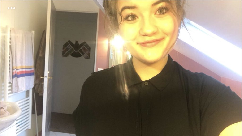 RareGoldRush's tweet photo. #selfiesforbrie I’ll follow you captain, show me the way♥️ also #validbisexual https://t.co/adWxKtJeLa