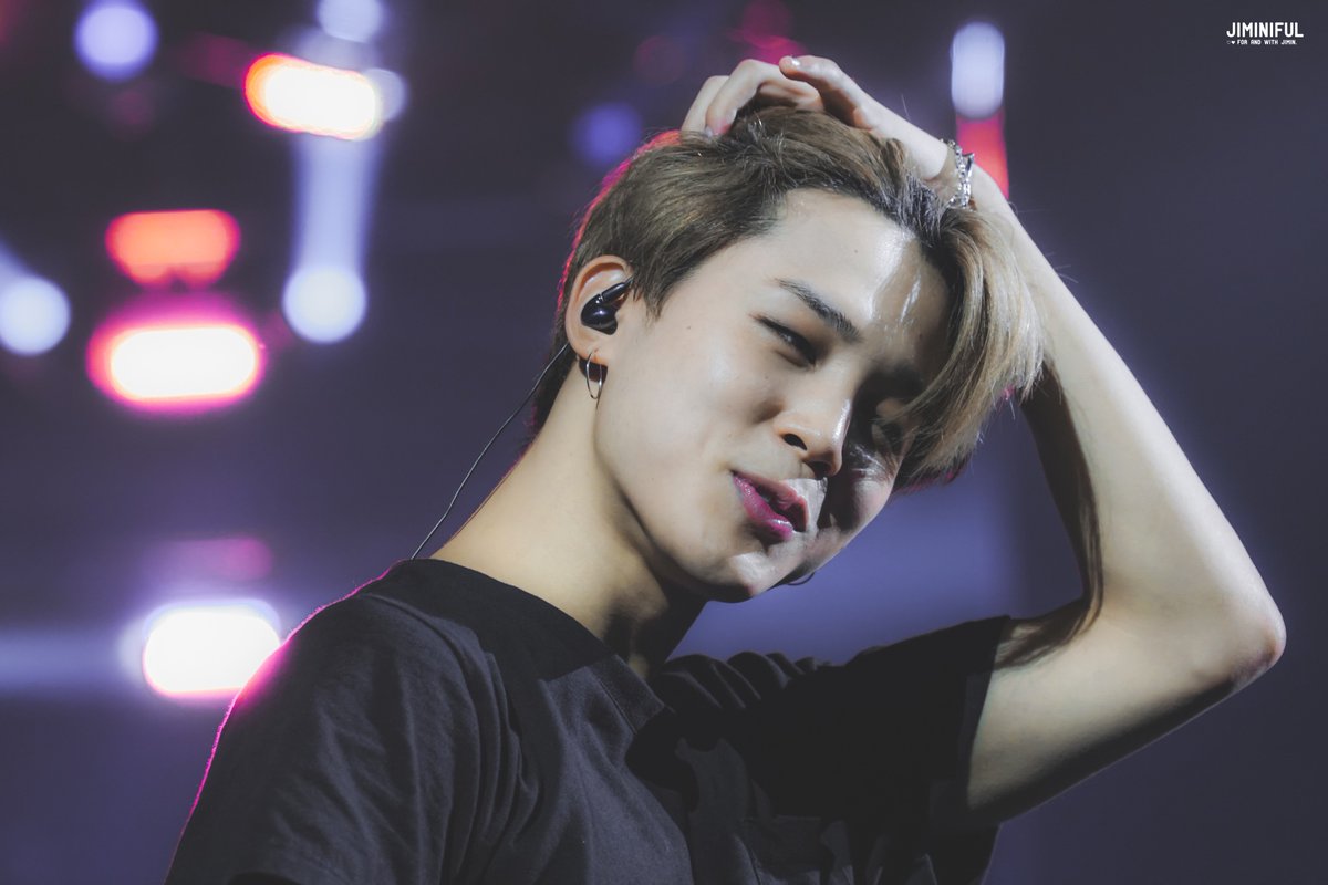 jiminiful's tweet photo. 180920 LYS HAMILTON #JIMIN
are you even human 

#지민 #방탄소년단 #BTS @BTS_twt https://t.co/w8t5VV0dIM