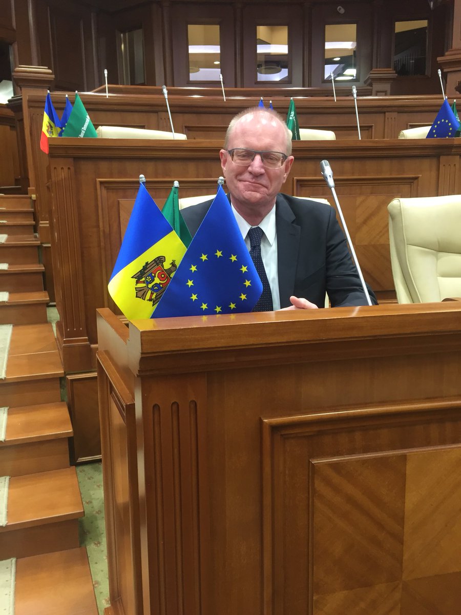 ren_denmark's tweet photo. #Parliament of #Moldova: No show #MPs don’t get paid. Worth considering? https://t.co/28n8uCBRwJ