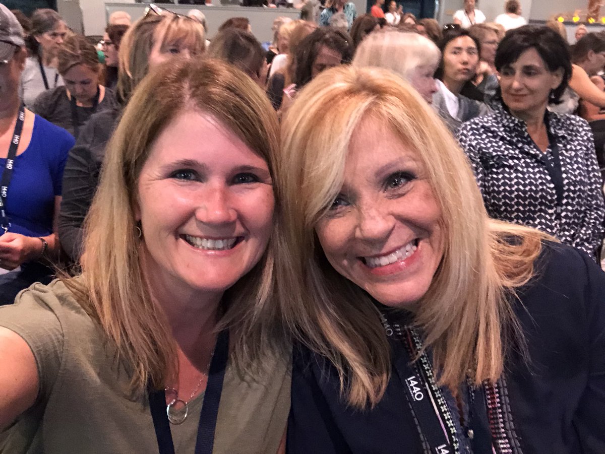 sueludwig's tweet photo. Truly magic. And just the beginning. #bravemagic #1440 @GilbertLiz @CherylStrayed https://t.co/n620lQQWYx