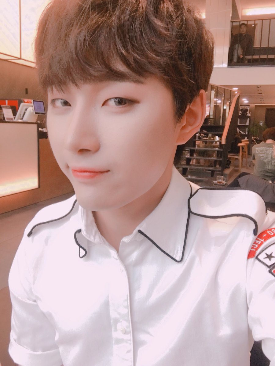 CKKYJtrans's tweet photo. [TRANS] 180920 [#SPECTRUM] SPECTRUM TIME TRAVEL SERIES #128 

A day in September, 
Before Jaehan-ie leave for schedule😍

https://t.co/KgifwXllJn

#스펙트럼 #Time_Travel_Series #재한 #Jaehan https://t.co/Bkfb1PkTsk