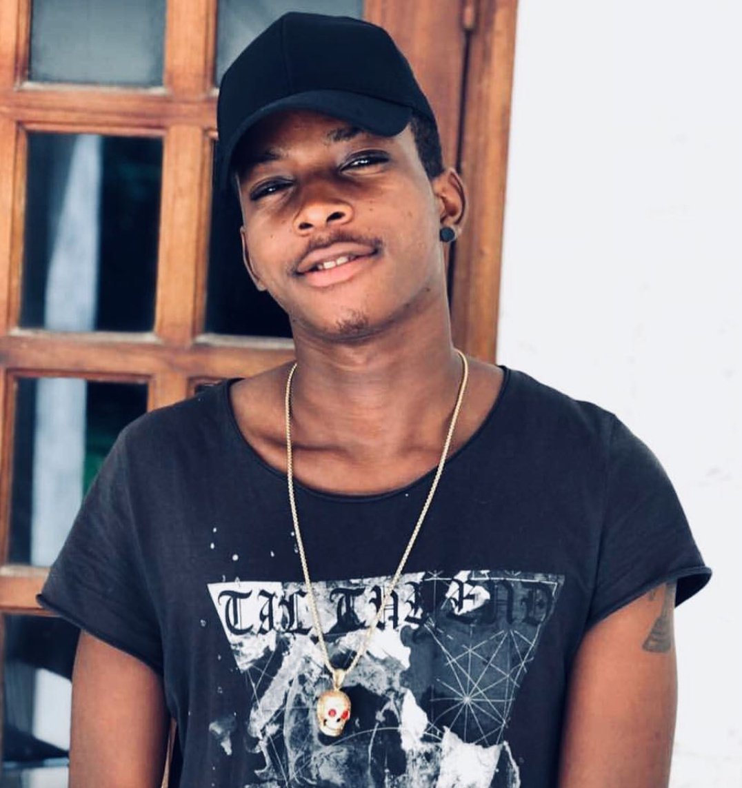 ori_rap's tweet photo. Félicitations à @Kozak13_ , @Tvmsir et @welovenafasi , desormais artistes de Universal Music Africa @U_M_Africa 🔥🔥🔥
Grosse force pour la suite💪🏿
Un mot pour eux svp.
Cc @LeNouveauKent https://t.co/i8lGqsFh7L
