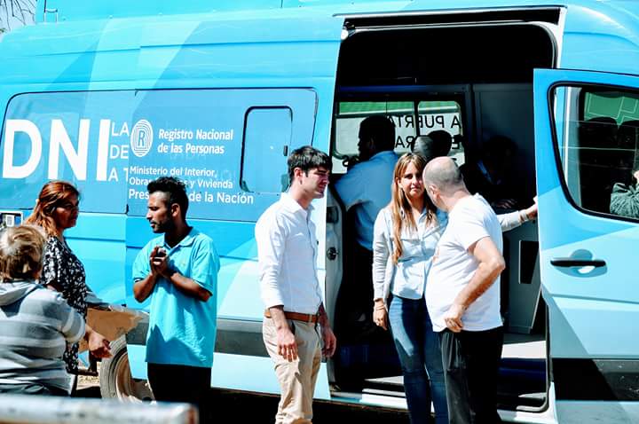 franlosano's tweet photo. Seguimos con el operativo en Barrio  San Roque del #PlanFederaldeDocumentacion llegando a muchos vecinos que aún no habían podido tramitar su #DNI👏👏. El #EstadoEnTuBarrio en Córdoba Capital con @renaper_ar https://t.co/aWaZweFZPY