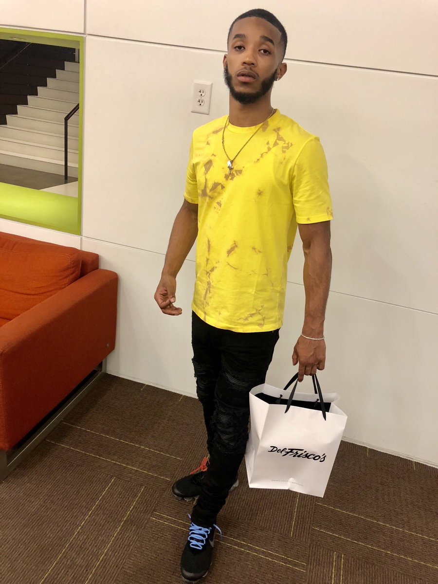 Big_Yayoo's tweet photo. Drip severe 💧🎊2️⃣2️⃣ https://t.co/qjkg5e8CWF