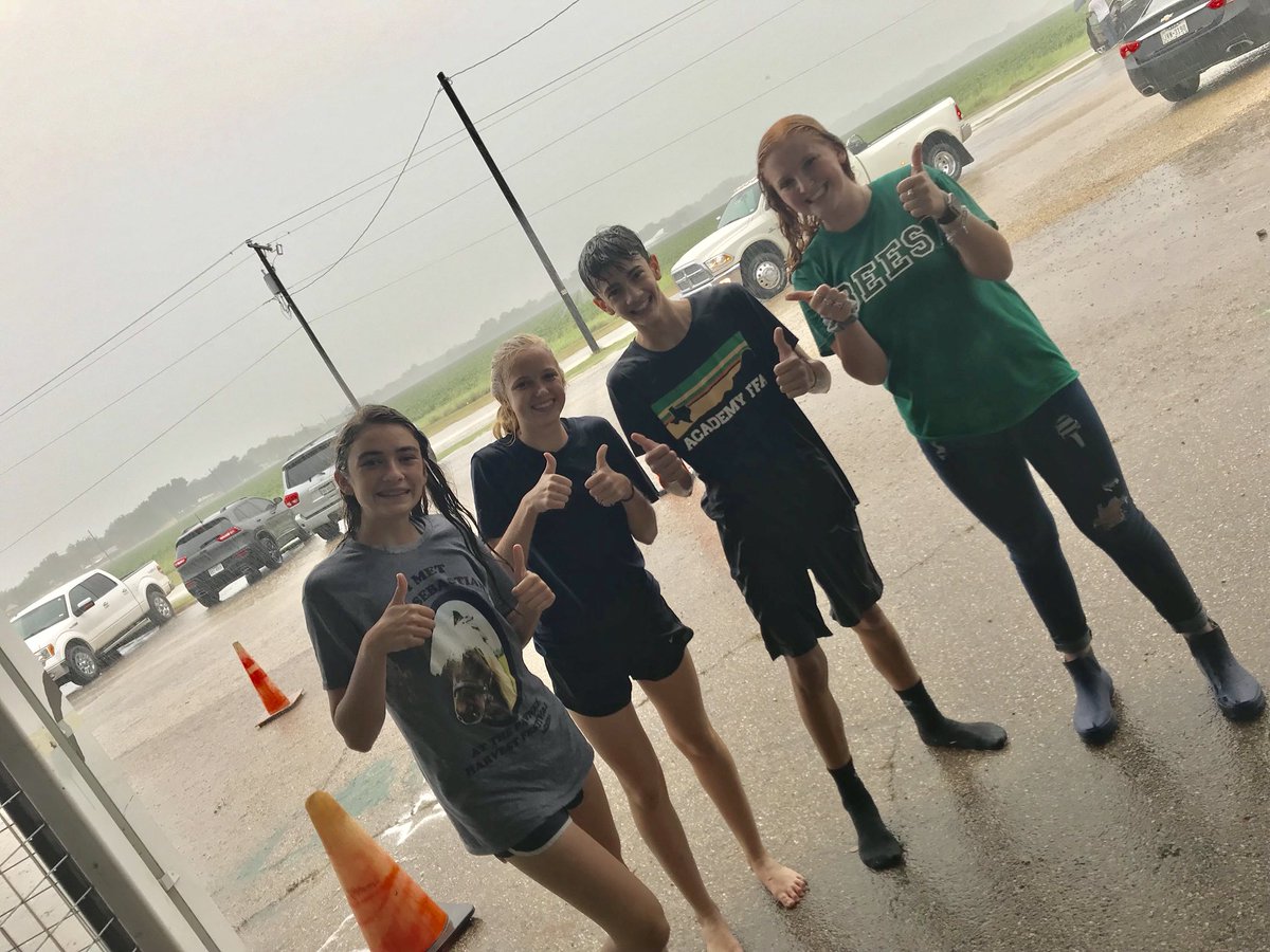Academy_FFA's tweet photo. Well Mother Nature decided that today we would have to try the Hamburger 🍔 Supper another day! #rainedout #reschedule #ffamemories #bumblebeenation @AcademyHigh @Academy_ISD https://t.co/t2cY6efzbP