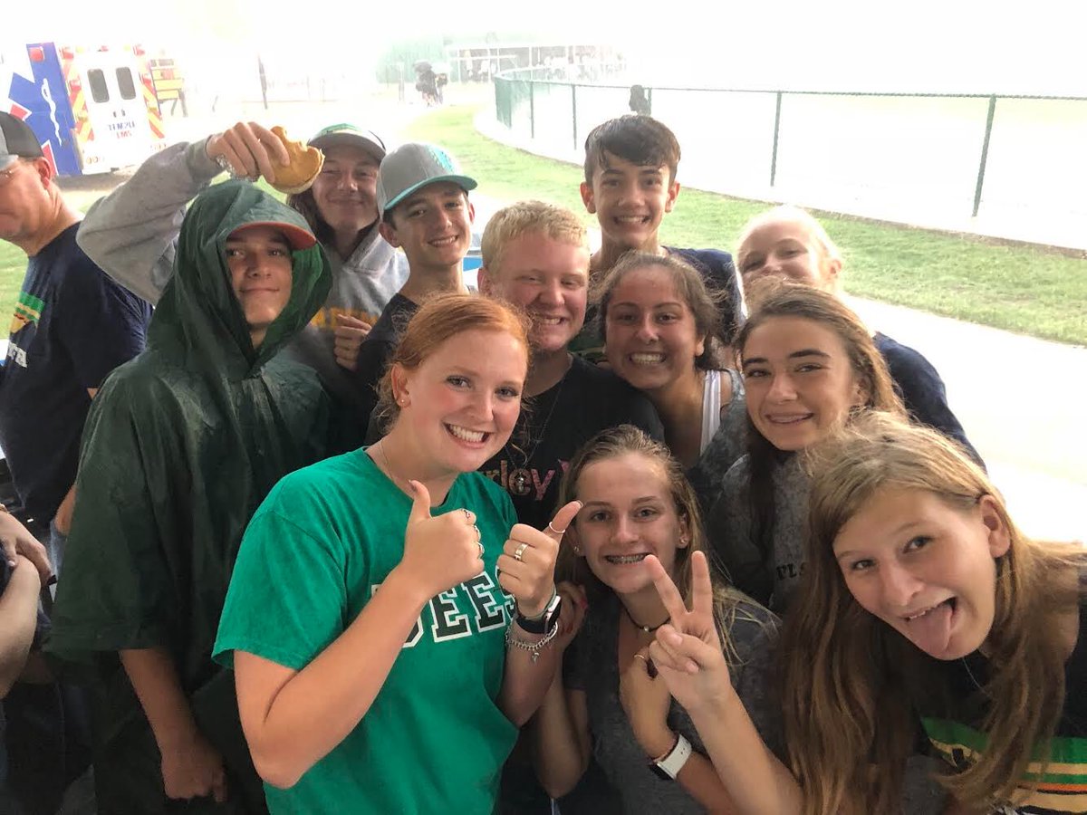 Academy_FFA's tweet photo. Well Mother Nature decided that today we would have to try the Hamburger 🍔 Supper another day! #rainedout #reschedule #ffamemories #bumblebeenation @AcademyHigh @Academy_ISD https://t.co/t2cY6efzbP