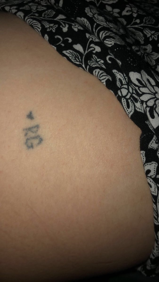 teilla_shenill's tweet photo. @RyliAnn @EvansKah Sara should really start a tattoo shop tbh. https://t.co/YwWz323PJm