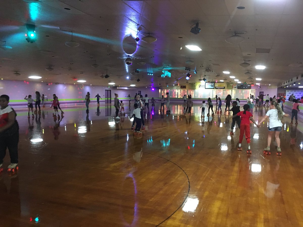 JessWilliamsPLV's tweet photo. First Skating Party of the year! #plvbears #polarpride https://t.co/oNwxLRmDxL