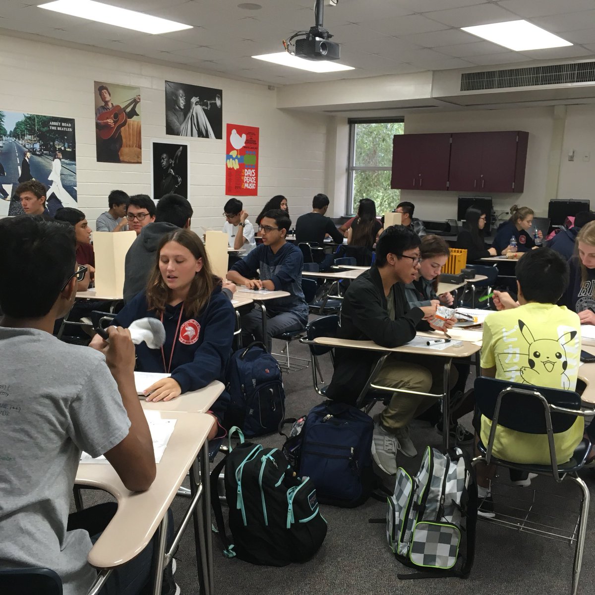 kelsey_dahlberg's tweet image. Today during #DHSPowerHour the @DHS_Vikings Decathlon had a #MathOff, discussed what they could remember from last night’s reading, than quizzed on 🎶 #GoVikes