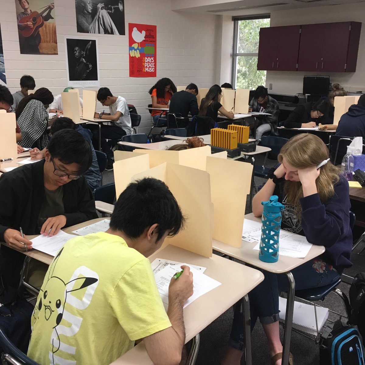 kelsey_dahlberg's tweet image. Today during #DHSPowerHour the @DHS_Vikings Decathlon had a #MathOff, discussed what they could remember from last night’s reading, than quizzed on 🎶 #GoVikes
