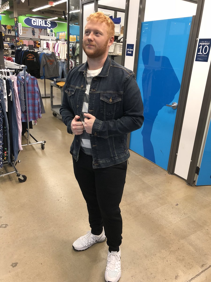 MacieMoss's tweet photo. fav for grey jacket... rt for denim jacket #thisisserious #kevissohot https://t.co/X2nxqoluwd