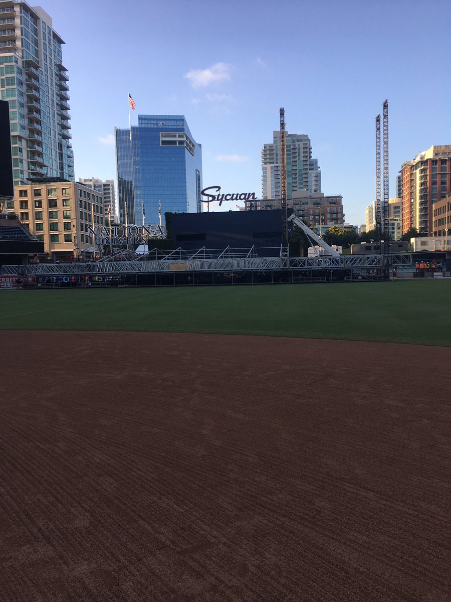 Rob Gladwell tweet media