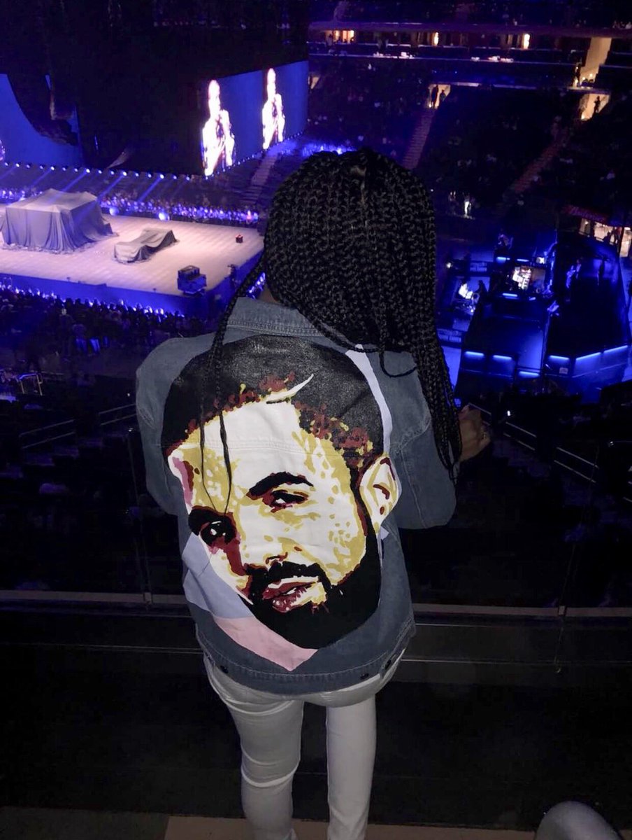 LagisaF's tweet image. This is my first international commission EVER! And what an honour it is to have 🙌🏽❤️💕 The commission request was to do a painting of @champagnepapi on a denim jacket, that the lady will wear to Drakes concert this weekend (there time).#drake #drakepainting #paintedjacket