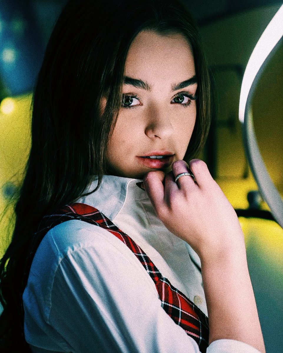 baemachu's tweet photo. ━❝Cómo no perder la cabeza por ella, si es jodidamente hermosa❞ https://t.co/gO9ixRzWOa