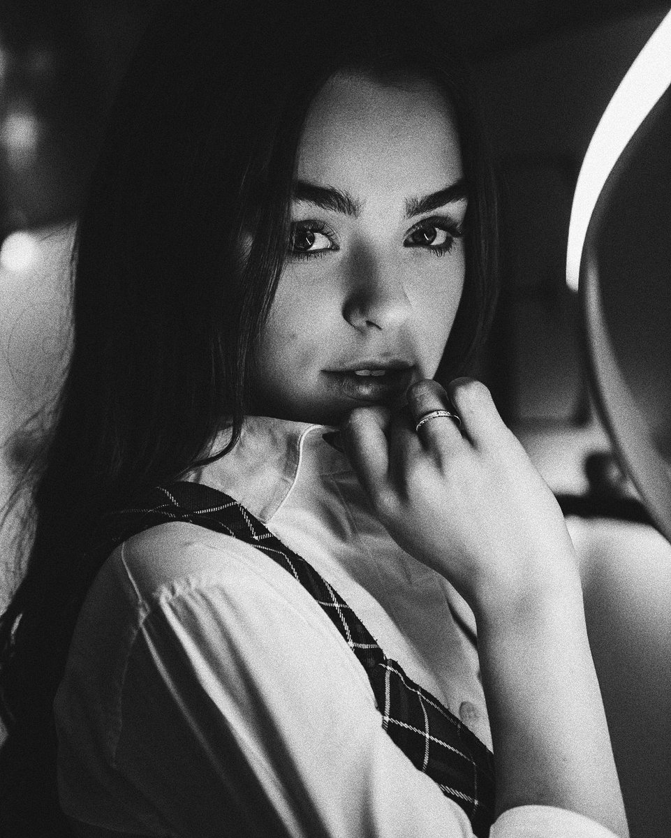 baemachu's tweet photo. ━❝Cómo no perder la cabeza por ella, si es jodidamente hermosa❞ https://t.co/gO9ixRzWOa