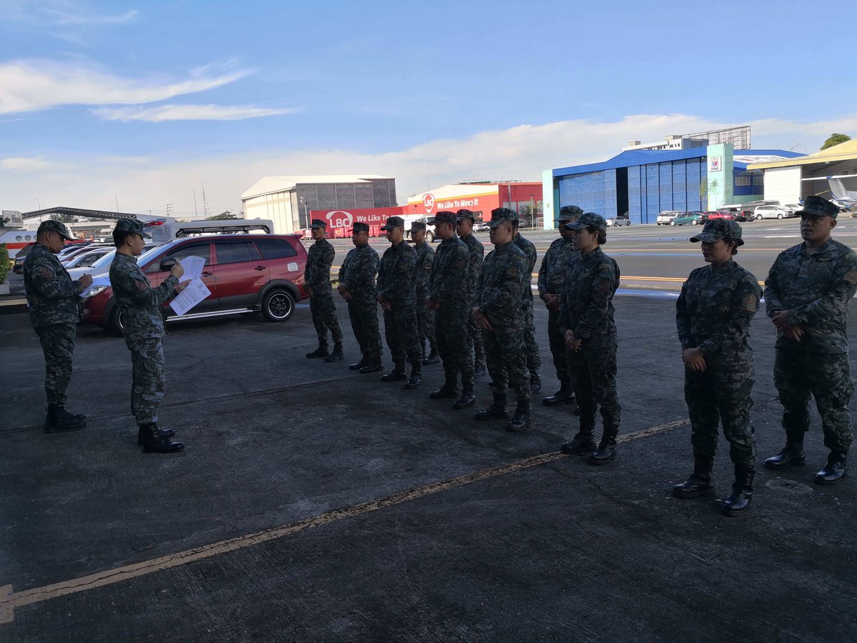 AirUnitSAF's tweet photo. From 7:50 AM to 8:00 AM of Sept 21, 2018, PINSP ARGIL JHON B ALBINO, OIC, Admin and Pers Section conducted P.I.C.E. regarding One-Strike Policy on the Used of the Illegal/Dangerous Drugs by DILG Officials and Employee to the personnel of this unit at the front of the PNP Hangar. https://t.co/tBvmEFAh4R