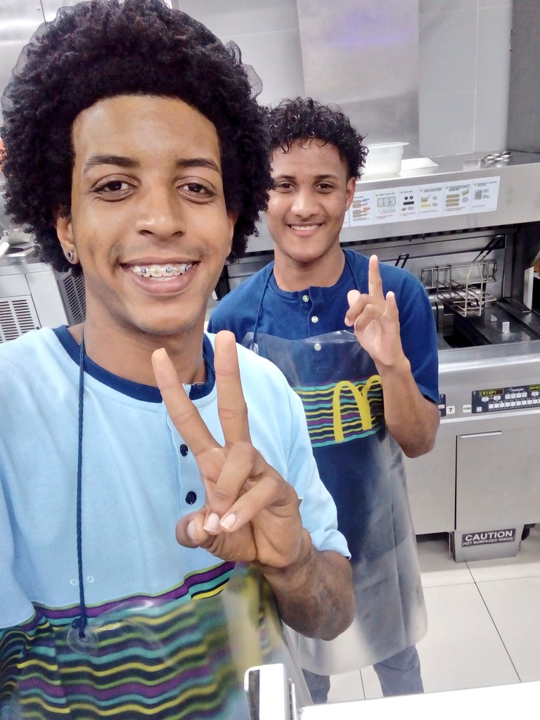 PapaiDaSophia's tweet photo. Ta eu e o mano leãozinho 
#2dafac https://t.co/57MdPmdIDn