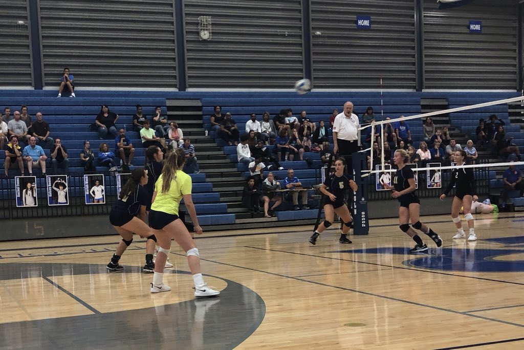 ChelseaVball's tweet photo. Victory! Beat Lincoln 3-2! #TheTEAM @ChelseaBulldogs 💙💛🏐 https://t.co/2yFhuRzdgu