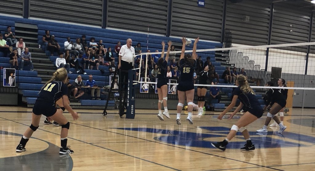 ChelseaVball's tweet photo. Victory! Beat Lincoln 3-2! #TheTEAM @ChelseaBulldogs 💙💛🏐 https://t.co/2yFhuRzdgu