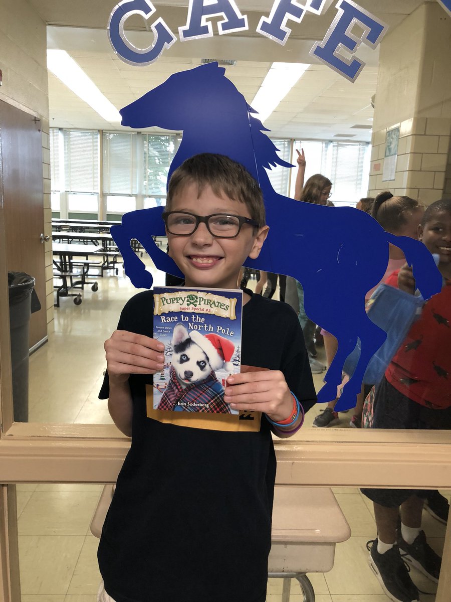 lauramossa's tweet photo. One of the best parts of my job is getting to know @GrangeES students as readers & putting a book they WANT to read into their hands! #bookhost #grangereads https://t.co/K0ZoSiDGMK