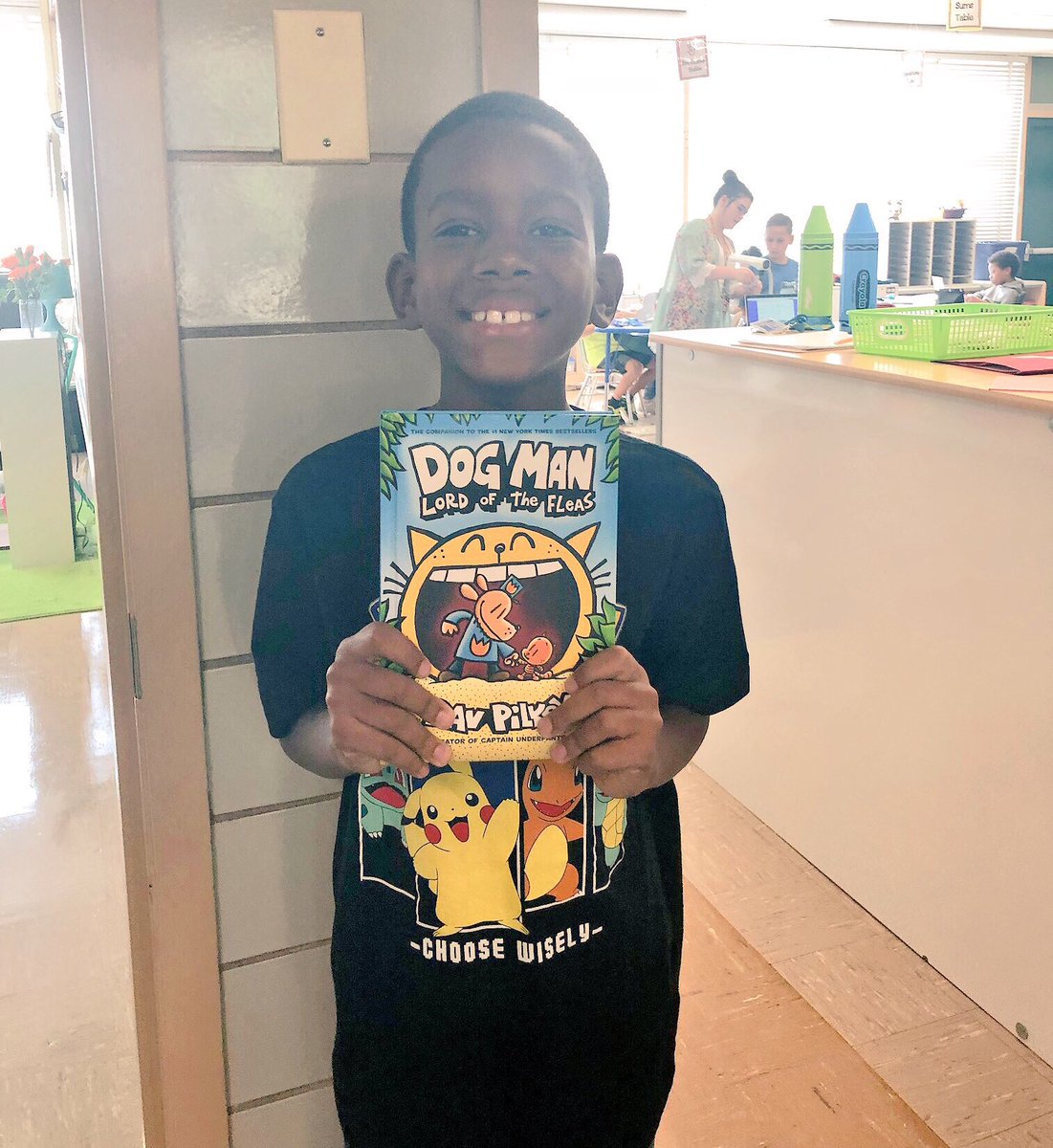 lauramossa's tweet photo. One of the best parts of my job is getting to know @GrangeES students as readers & putting a book they WANT to read into their hands! #bookhost #grangereads https://t.co/K0ZoSiDGMK
