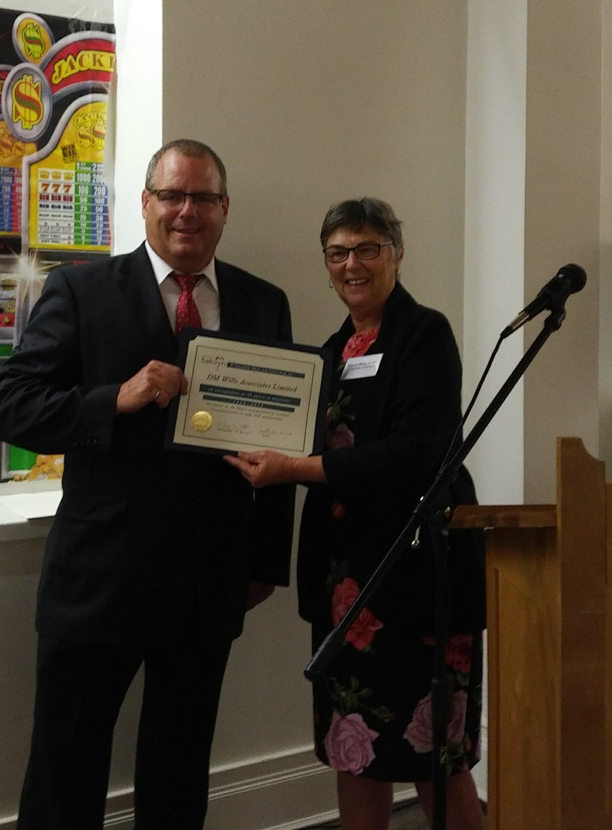 SELMarySmith's tweet photo. Congrats @DMWillsLtd on 30th anniversary celebration! @SelwynTownship is 2nd longest customer of this great #engineeringfirm. Thanx for giving donations to #Chemong & #Lakefield offices of @CommCarePtbo in recognition of long business relationship! #30For30 https://t.co/mYAMsNUKec