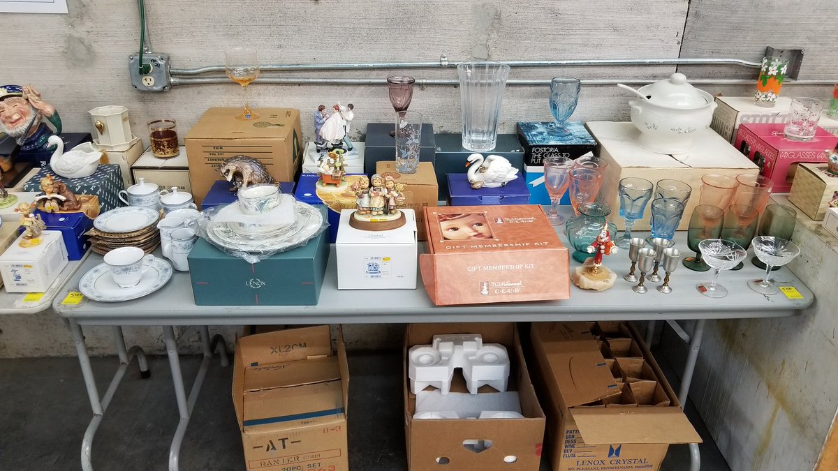 BallparkAuction's tweet photo. Want to #bethebidder? Come out to Ballpark Auctions for the fun and excitement of a live #auction. View all pictures at https://t.co/beFzSodHah #lenox #royaldoulton #noritake #hummel #goebel #normanrockwell #tools #auctionlife #auctions #Brooksvillefl https://t.co/LyD036RWPa
