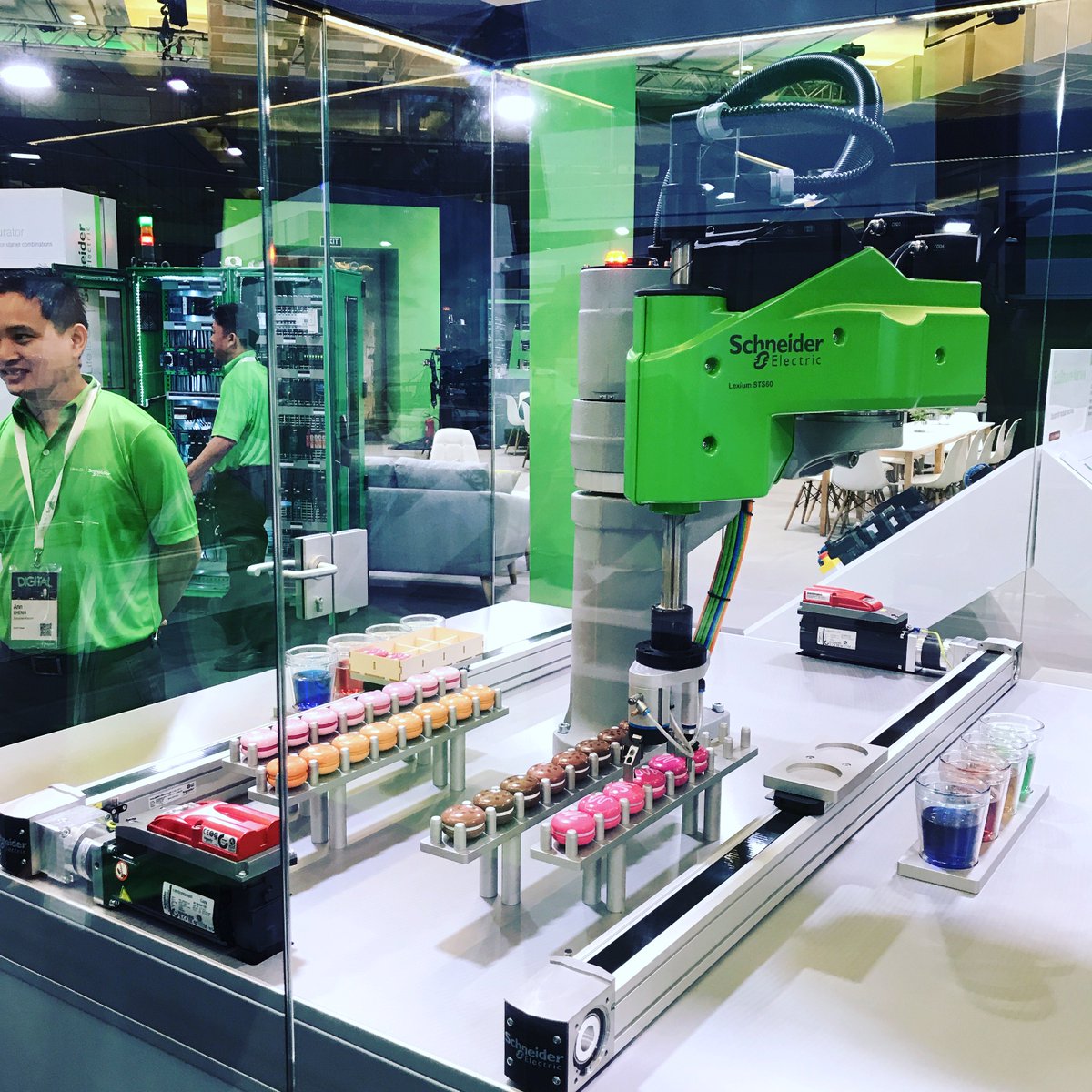 fatguppy's tweet photo. IT is the biggest energy demand, Solar cheaper than fossil, EV to replace 50% cars all by 2030? @SchneiderElec
#InnovationSummit #DigitalEconomy #WhatsYourBoldIdea #Automation #DigitalTransformation #EcoStruxure #MachineAdvisor #Sustainability #LifeIsOn #ElectricUtilities https://t.co/uQUuJiHSRr
