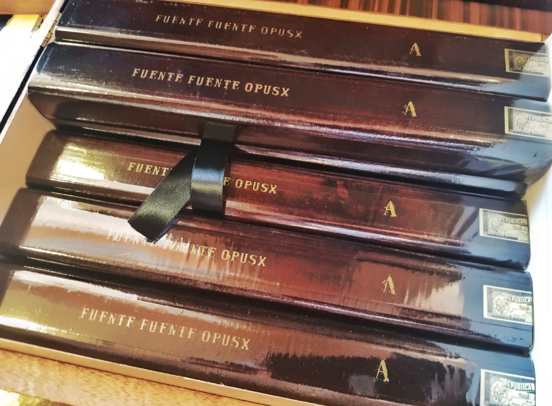 Enjoy a cup off Coffee &amp; Cigar at #LaCasaVegas !
.
.
.
#HowToTivoli #smokewell  #vegasevents #tobacco #cigarsclub #cigar #offthestrip #cigarians #luxury #702 #cigarculture #yelplv #cigarenvy #summerlinlv #enjoysmokes #lacasacigars