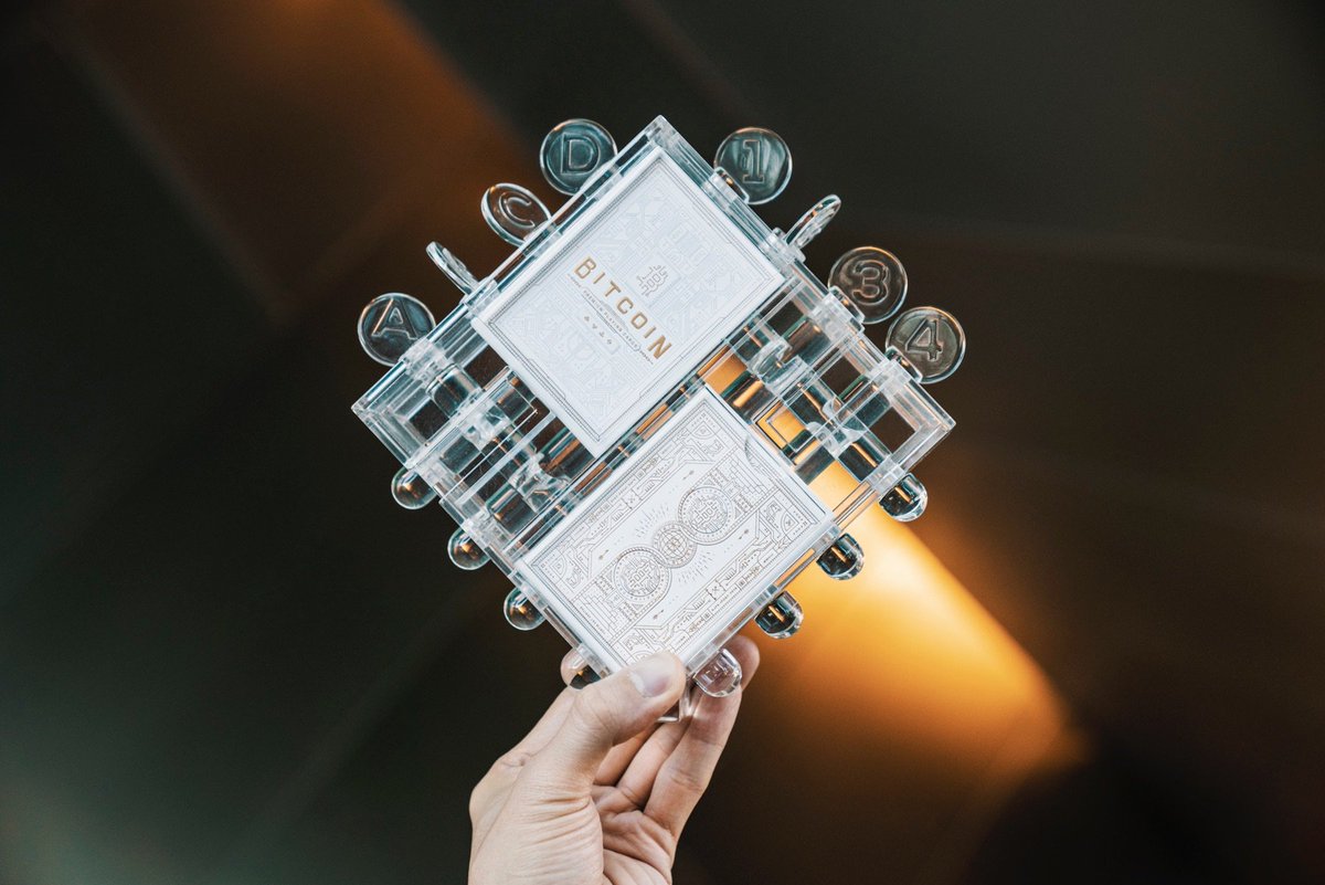 PatrickKunMagic's tweet photo. Live in 1 hour! Stay tuned!  @ipo52co #bitcoinplayingcards https://t.co/TlBE7dZcY0