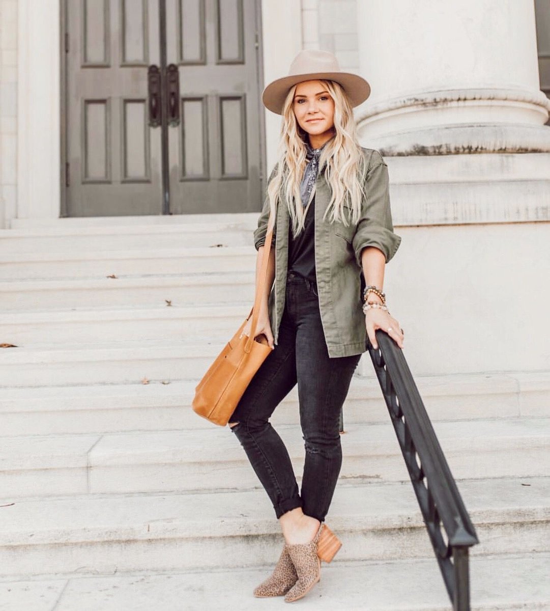 FadedFarmhouse's tweet photo. The ABLE Military jacket has just hit the floor in Nashville! 😍🙌

This jacket is made to be worn or layered with ease. The olive color is perfect to keep on hand all year round! 😏 Light weight, relaxed, and a must-have! $148
Come see us in Marathon Village, Suite 15! https://t.co/z9mZfm0Tde