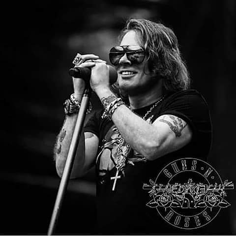 karlarosebailey's tweet photo. Beatiful smile! 🔥👌
#AxlRose #gunsnroses https://t.co/x1JmBK5dEo