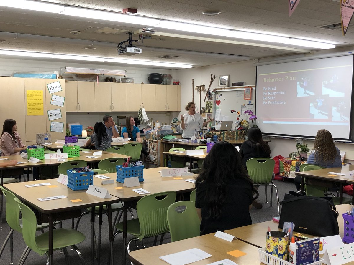 KHimaka's tweet photo. High-five 🙌🏻 to our Grade Five Team! Connecting and sharing expectations with their families to maximize academic and whole student growth. Thank you @MsGulledge @senningerk #MsMagoski and @KelliDeMent for you focus on our school and @CajonValleyUSD goals! https://t.co/h5TsAXCK2M