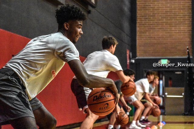 FBCNWA's tweet photo. National top 100 Recruit Tari Eason @_eas0n_ (Federal Way HS/@NWP_Basketball) #SniperKwam #PullUpAndShoot https://t.co/nxtwoZkjf6