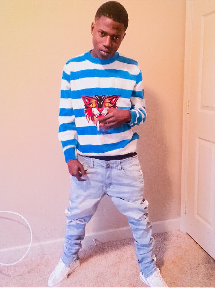 takeyolick's tweet photo. COME FROM THE SLUMS I AINT PRESSING REWIND🙇🏾♂️💪🏾 #RIPMONE https://t.co/52CWAT3d1H