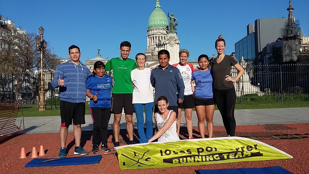 LocosXCorrerOK's tweet photo. Se entrena de tarde, de mañana, de noche.
En nuestro #RunningTeam se corre siempre.
Se sueña, se proyecta, se logra.
En equipo, es mejor. https://t.co/nSWxNg0L23