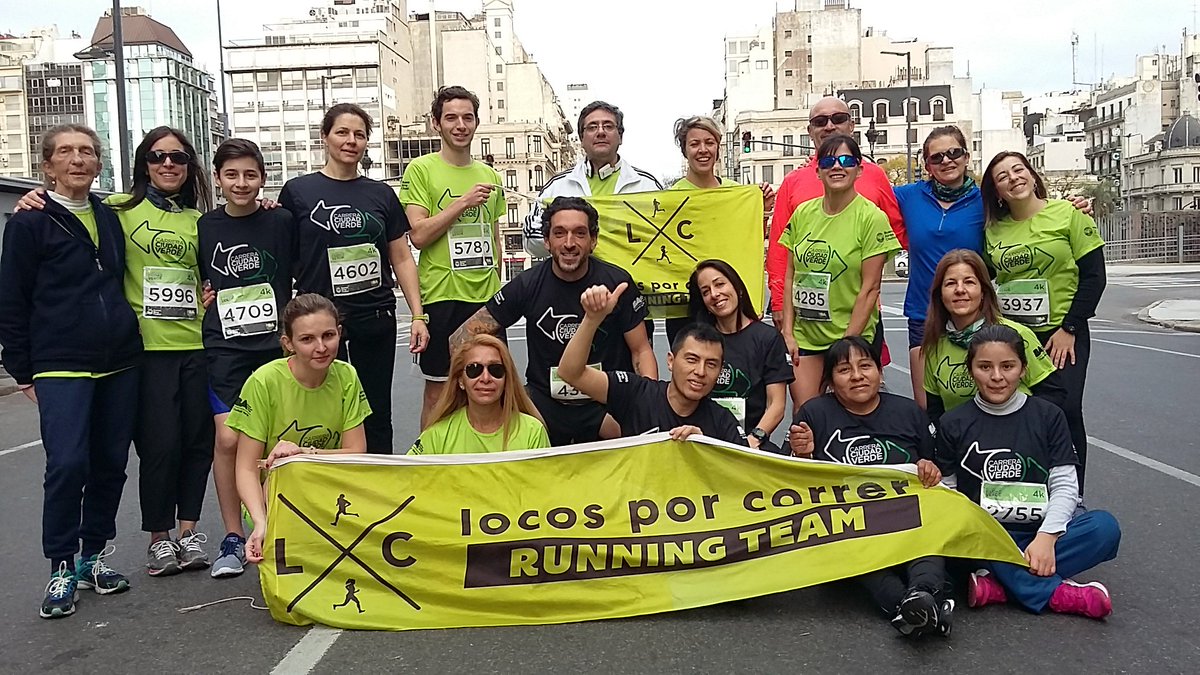 LocosXCorrerOK's tweet photo. Se entrena de tarde, de mañana, de noche.
En nuestro #RunningTeam se corre siempre.
Se sueña, se proyecta, se logra.
En equipo, es mejor. https://t.co/nSWxNg0L23