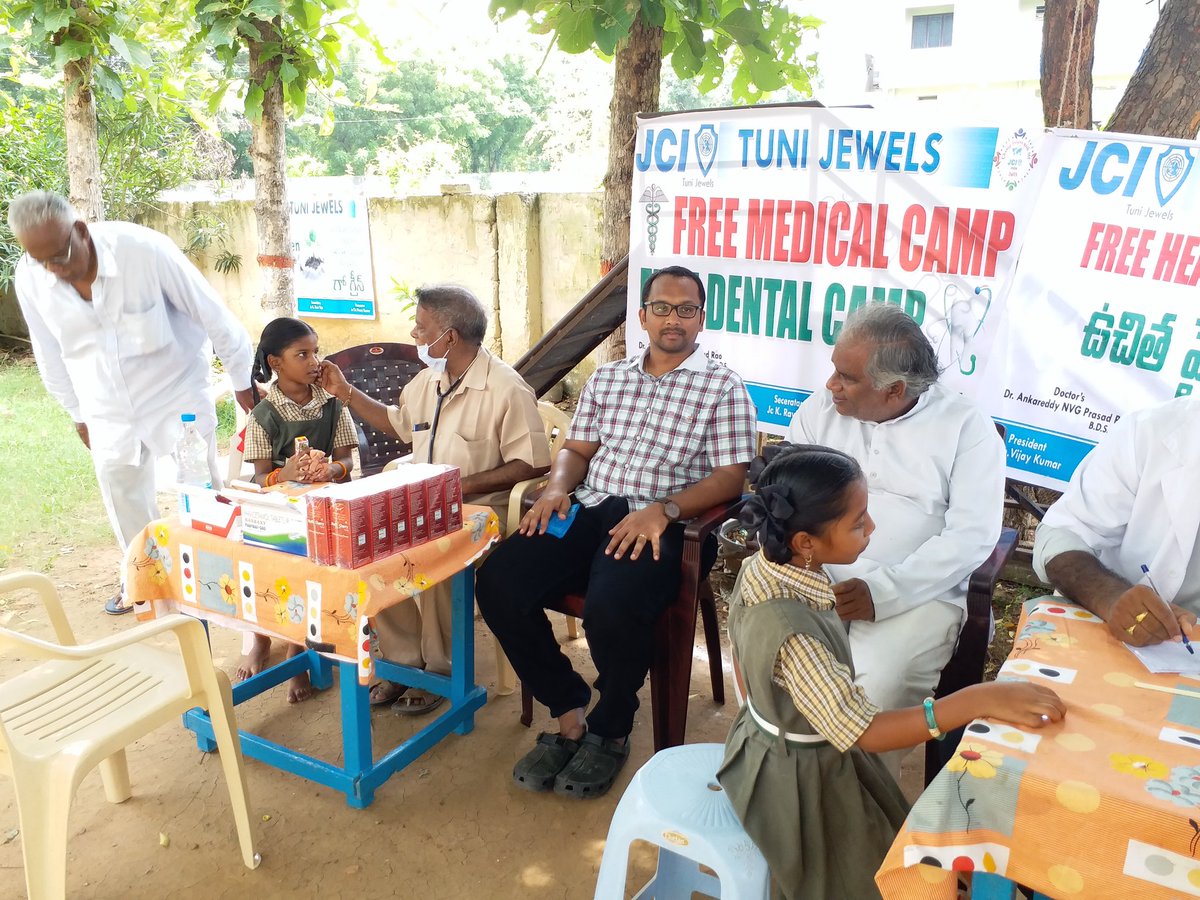 JciTuni's tweet photo. Conducted HEALTH &amp;MEDICAL checkup camp 2 students of SARASWATHI SISU MANDIR totally 100 student benefted and also distributed FREE MEDICINES #jci #jciindia #zone4 #jcitunijewels #health #unsdg #im4u #impact #changebeginswithme #service https://t.co/UEGCQZAnKI